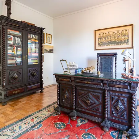 Host Wise - Luxurious House W Garden In Serralves Holiday home Porto