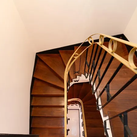 Host Wise - Luxurious House W Garden In Serralves *