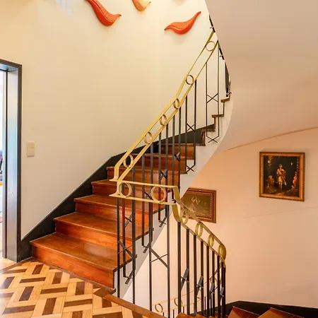 Vakantiehuis Host Wise - Luxurious House W Garden In Serralves *